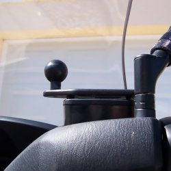 RAM Base Firkant plade med kugle forskudt